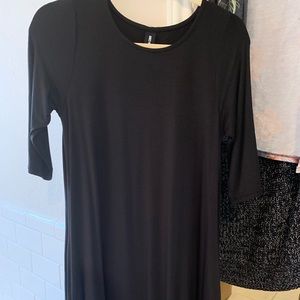 Agnes & Dora black swing size small